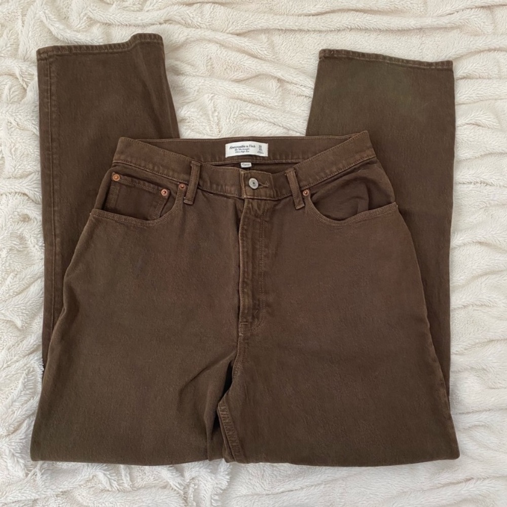 Abercrombie & Fitch Straight Leg Jeans in Dark Brown